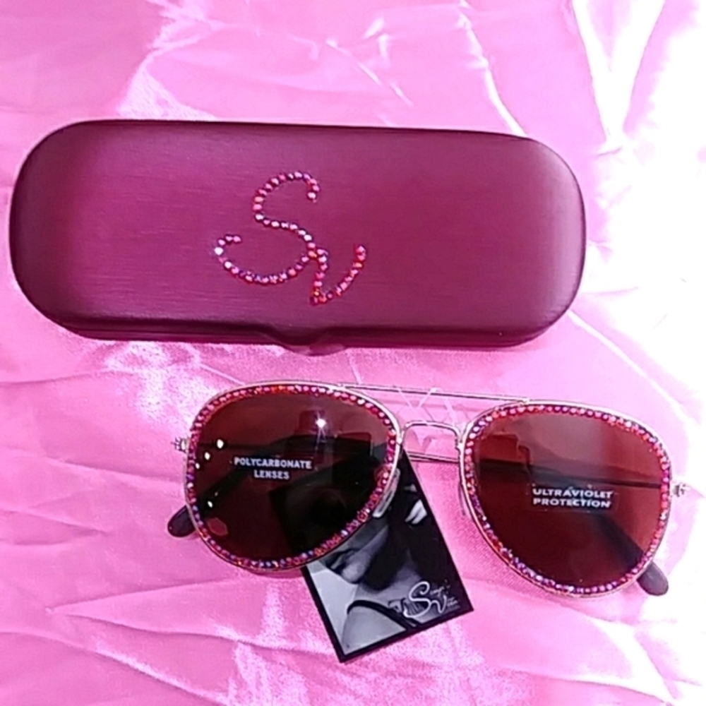 '23 SimplyVita sunglasses